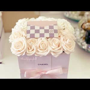 🎉sold🎉 louisvuitton card holder